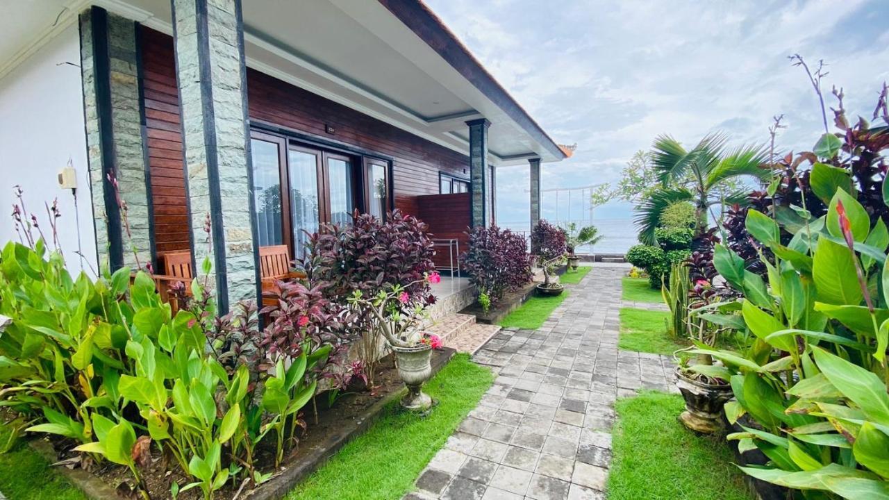 Juan Beach Bungalow Batununggul Экстерьер фото