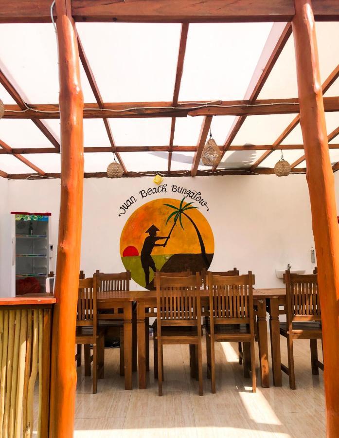 Juan Beach Bungalow Batununggul Экстерьер фото