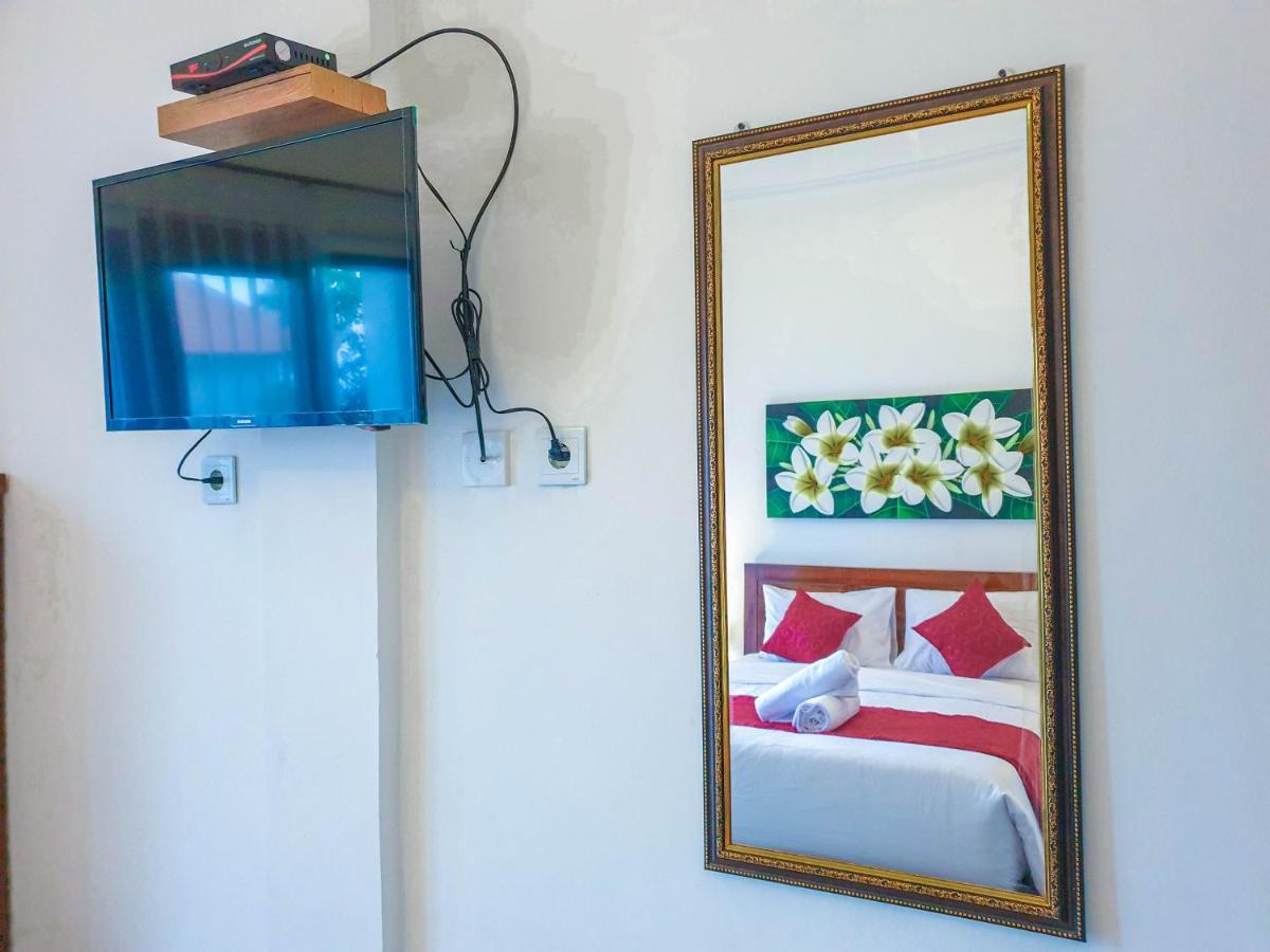 Juan Beach Bungalow Batununggul Экстерьер фото